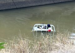 Muere vendedor de agua purificada tras caer con su camioneta al canal San Lorenzo, en la zona rural de Culiacán