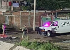 Mujer presuntamente asesina a un hombre con un rifle AK-47 y es detenida por militares en Villa Juárez