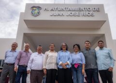 Recorre Gobernadora Graciela Domínguez instalaciones del H. Ayuntamiento de Juan José Ríos
