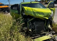 Dos lesionados tras aparatoso choque entre camioneta y vehículo de plataforma en Los Mochis